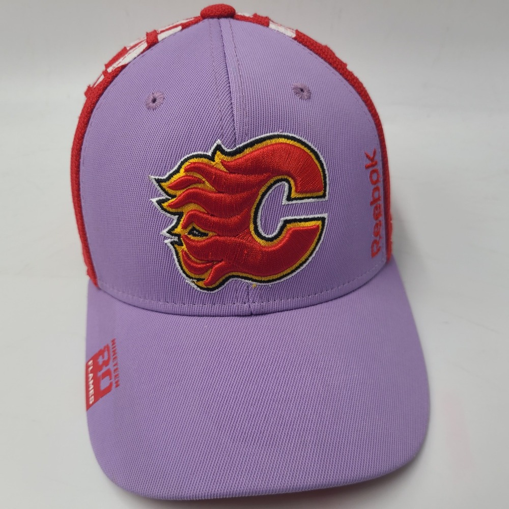 Calgary Flames Hat Fitted (Seems M-L) Reebok Purple Red NHL Hockey Fights Cancer